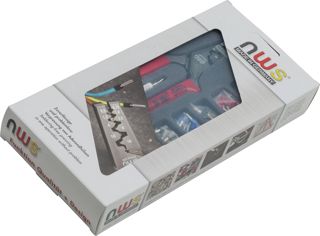 NWS Presszange mit Aderendhülsen-Sortiment, handgeschmiedete Crimpzange im TitanFinish, 255 mm, inkl. ca. 150 isolierte Aderendhülsen 0,5–16,0 mm², professionelle Qualität, Made in Germany